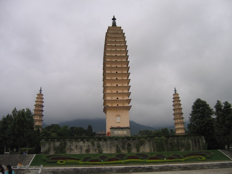 大理三塔.jpg